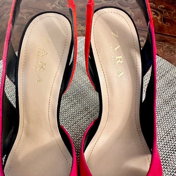 Shoes/Heels - Picture 2 of 6